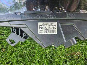 Foto 11 von Frontscheinwerfer Renault 260107780R Rechts