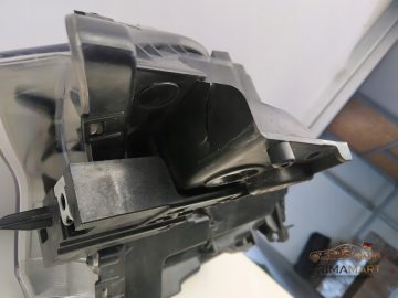 Foto 4 von Frontscheinwerfer Mitsubishi LED 8301C8 Rechts