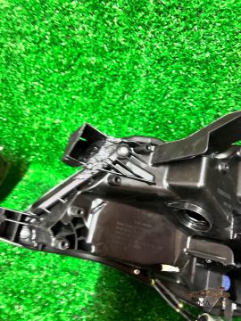 Foto 5 von Frontscheinwerfer Toyota 8111002L5000 Rechts