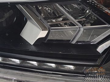 Foto 3 von Frontscheinwerfer Mitsubishi LED ECM92122E20 Rechts