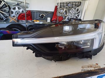 Foto 4 von Frontscheinwerfer Volvo 32404709 Links