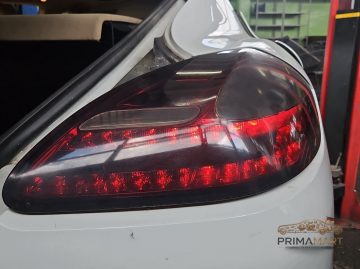 Foto 4 von Rückleuchte Porsche 97063141604 Rechts